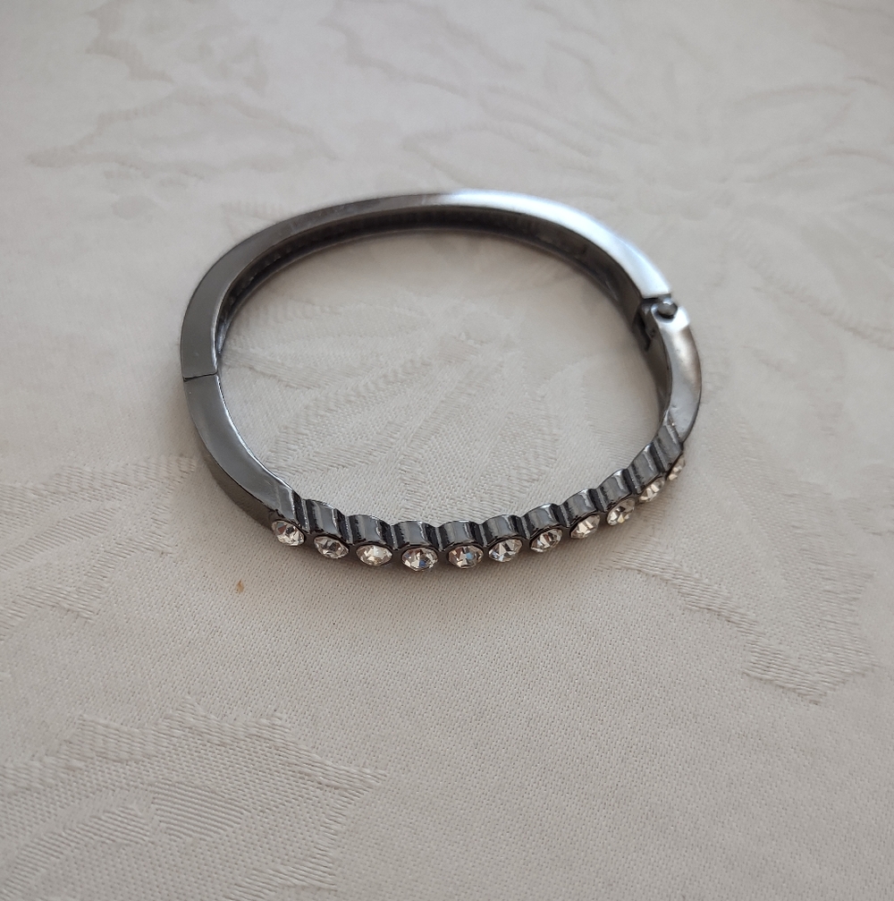 Clear Ice Crystals Metallic Hinged Bracelet